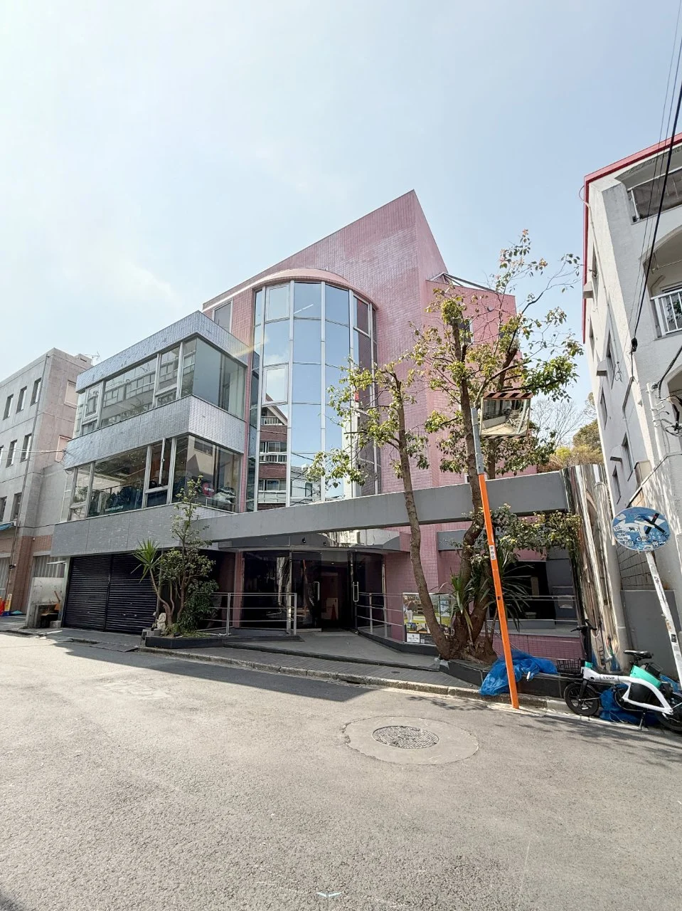 アカデミービル - 2