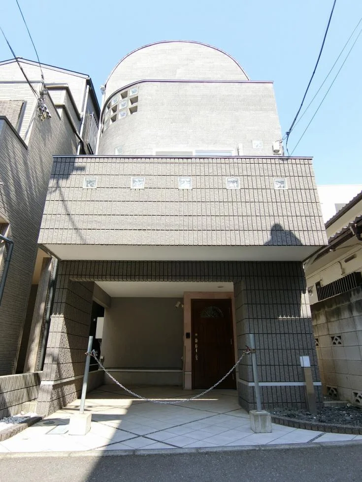 神山町邸宅 1階から3階1棟貸し 外観 2