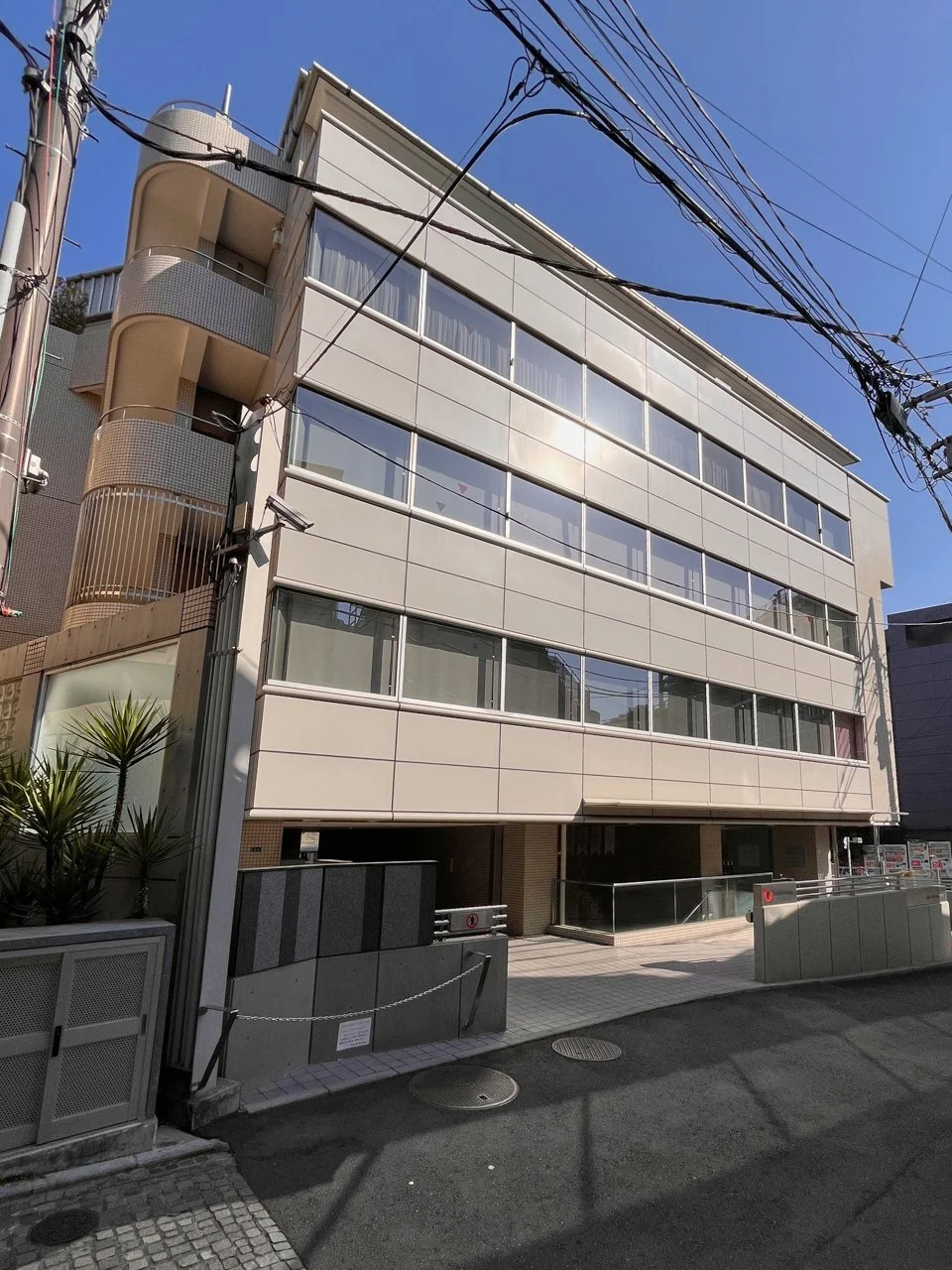 フィオーレ代官山ビル 地下1階、2階、3階セット 外観 2