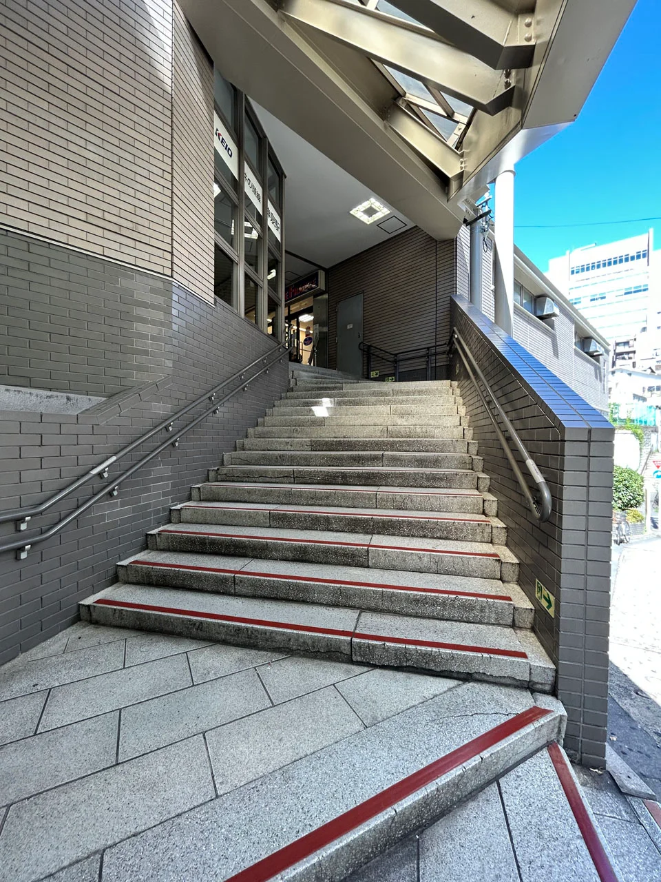 神泉駅ビル 1 エントランス 4