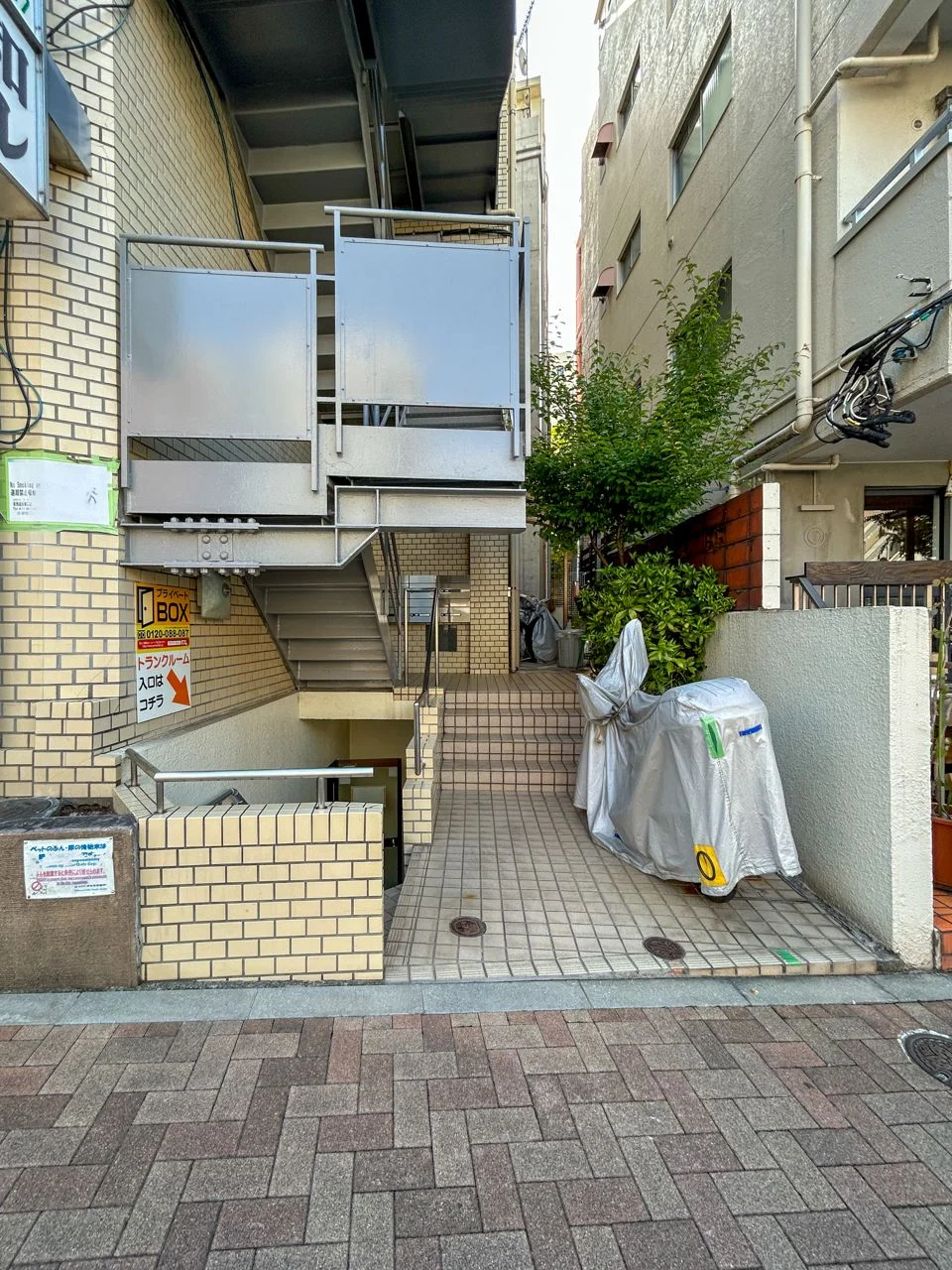 大和ビル B1 ビルエントランス 3