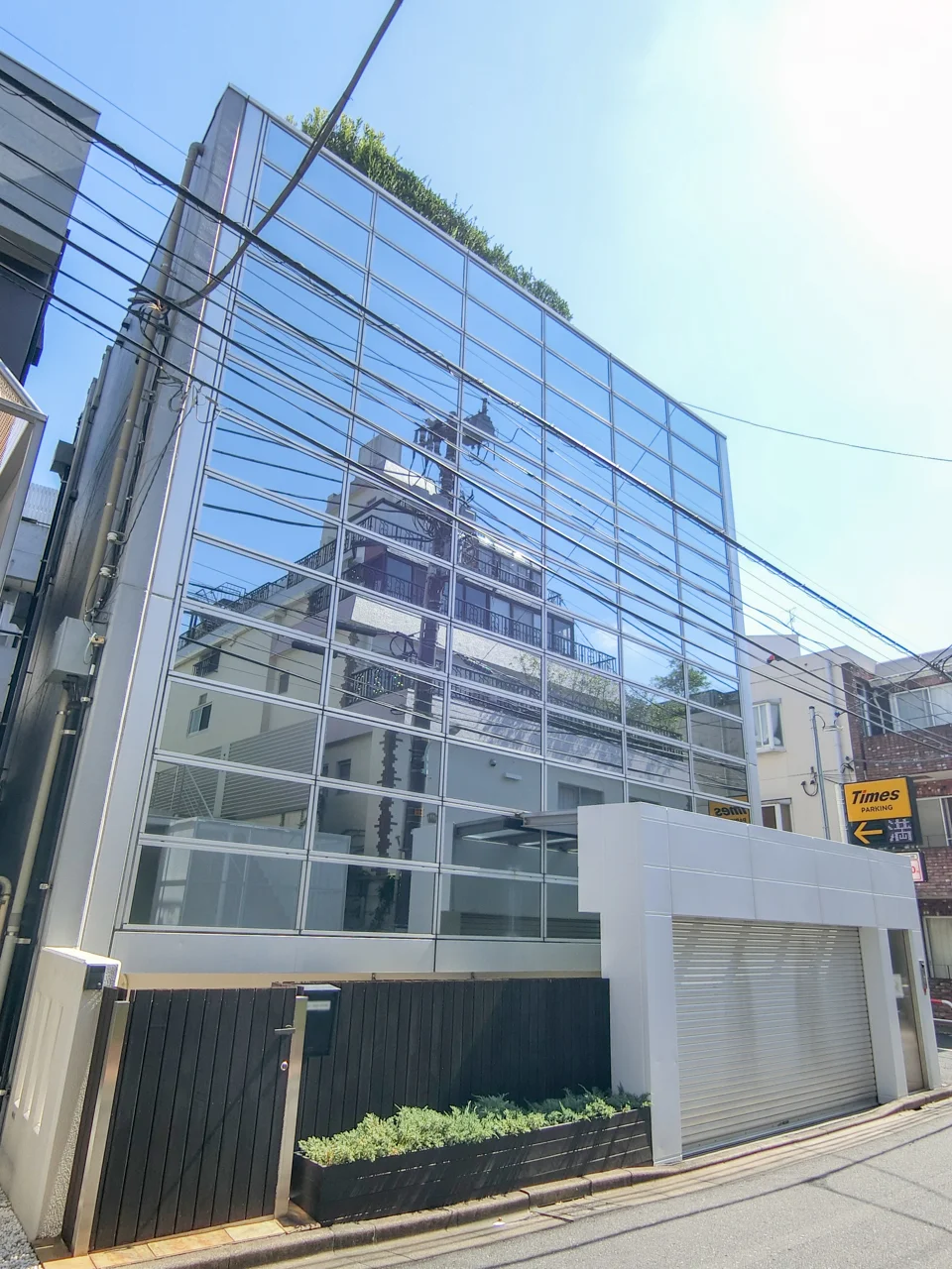 神宮パークレジデンス 地下2階から3階一棟貸し 外観 1