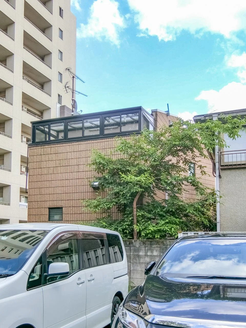 初台2丁目戸建て 地下1階から2階 一棟貸し 外観 2