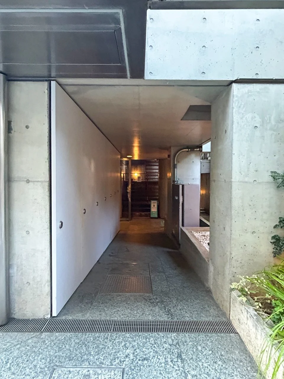 渋谷イーストプレイス(Shibuya East Place) 5 ビルエントランス 13