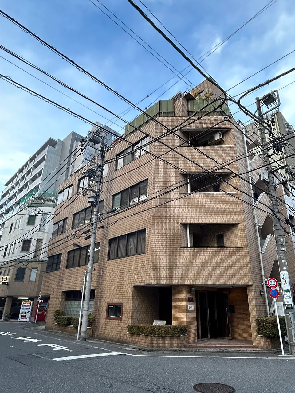 YHビル 3 外観 1