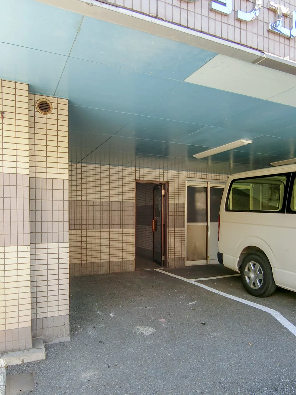 ステーションエル 地下1階・2階セット エントランス 3
