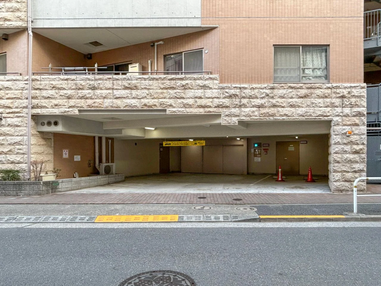 ユニーブル島津山ビル 6 エントランス 3