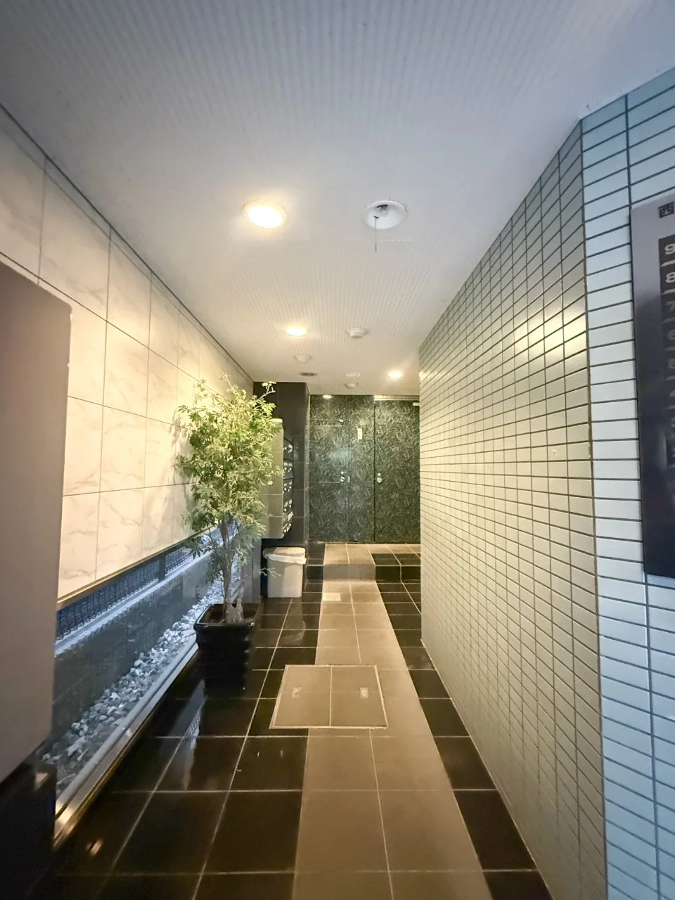 西新宿ウェールビル 2 ビルエントランス 6