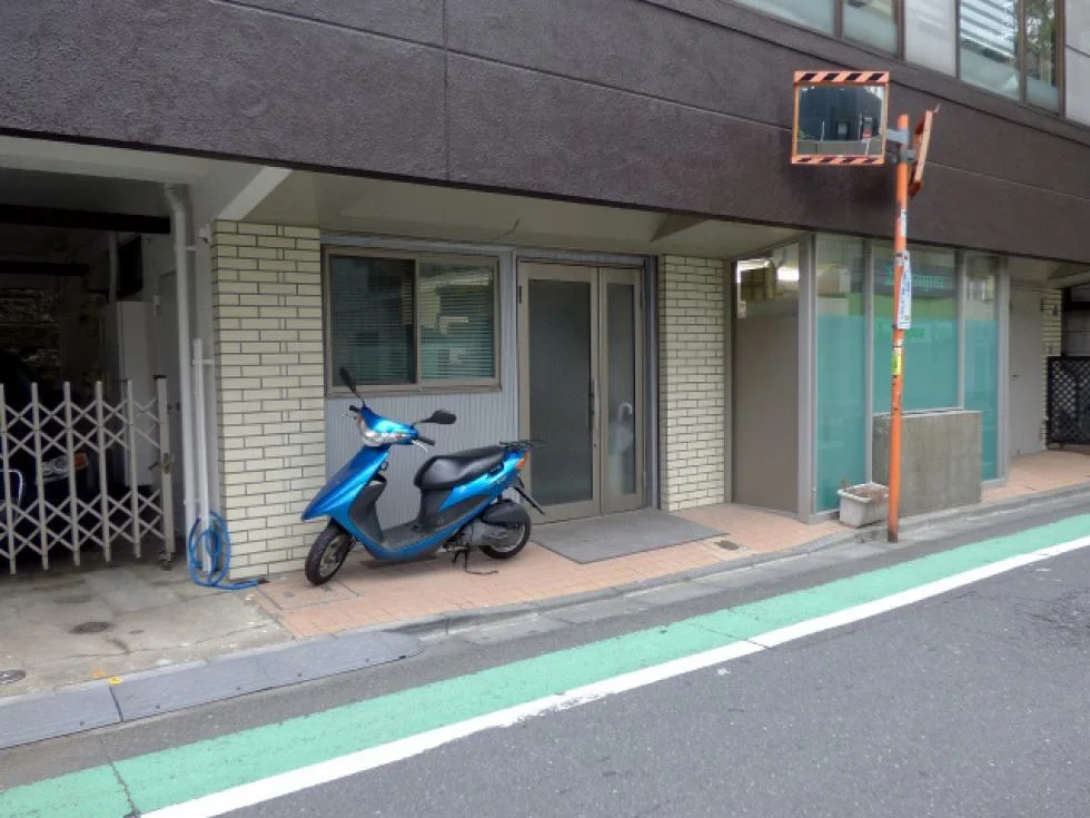 木村ビル B1 エントランス 3
