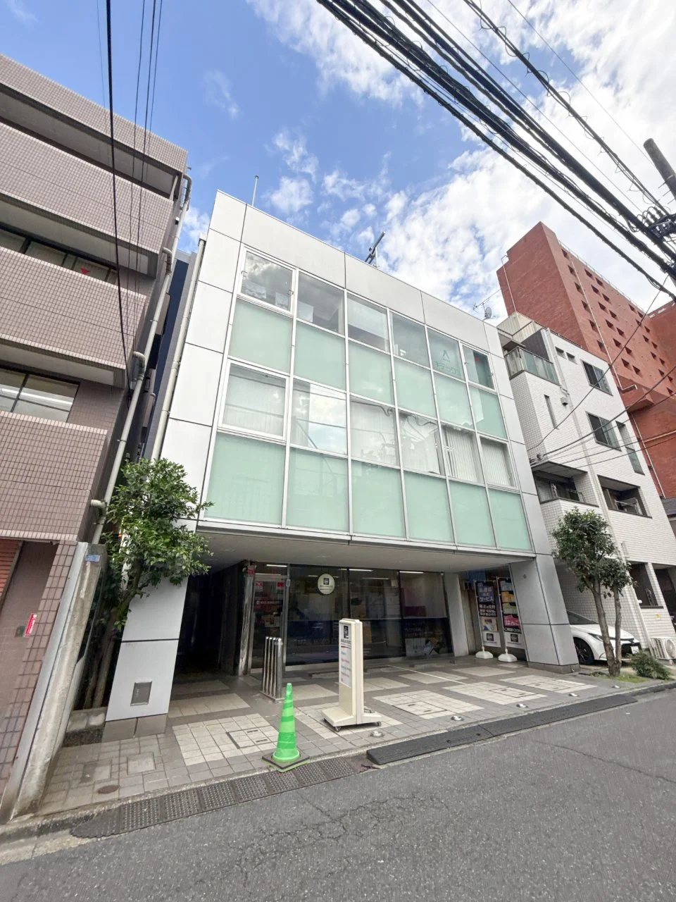 西新宿小林ビル 1 オフィスビル外観 2
