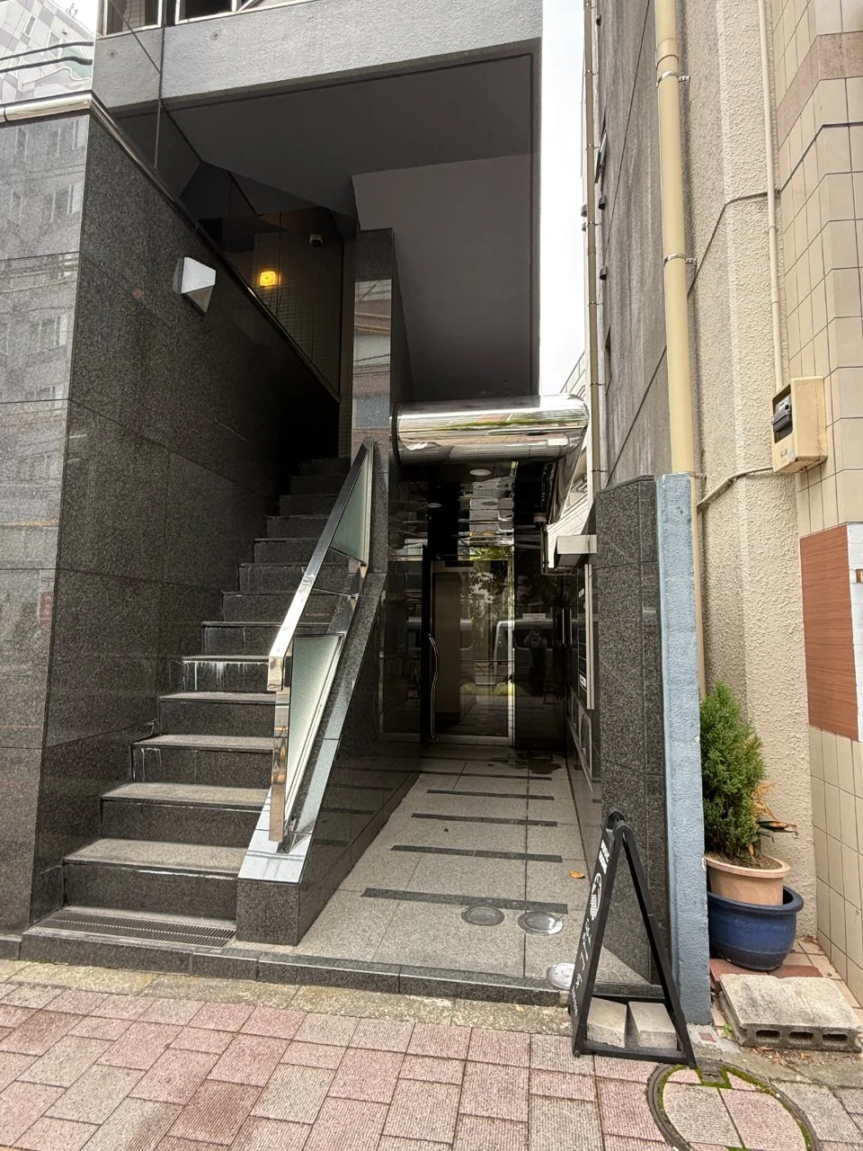 ISSHINJAPAN BUDL.(イッシンジャパンビル) 7 エントランス 3
