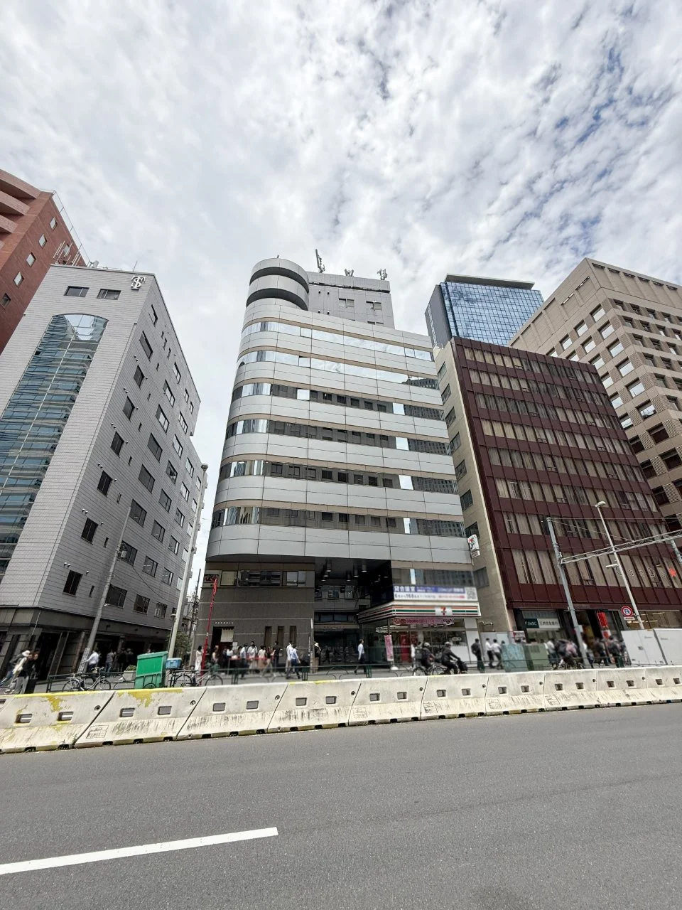 西新宿大京ビル 1 オフィスビル外観 2