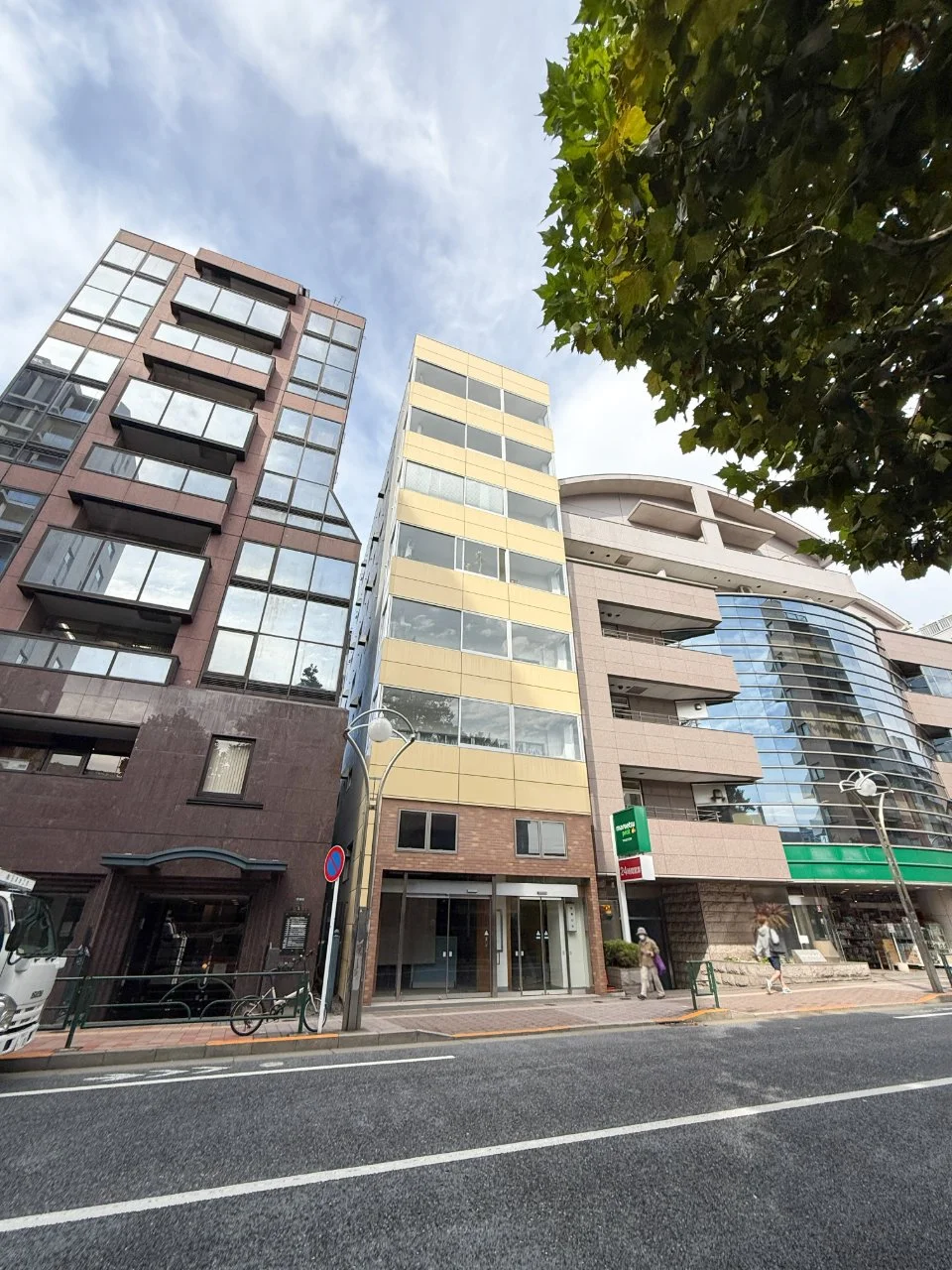 内藤ビル 2 オフィスビル外観 2