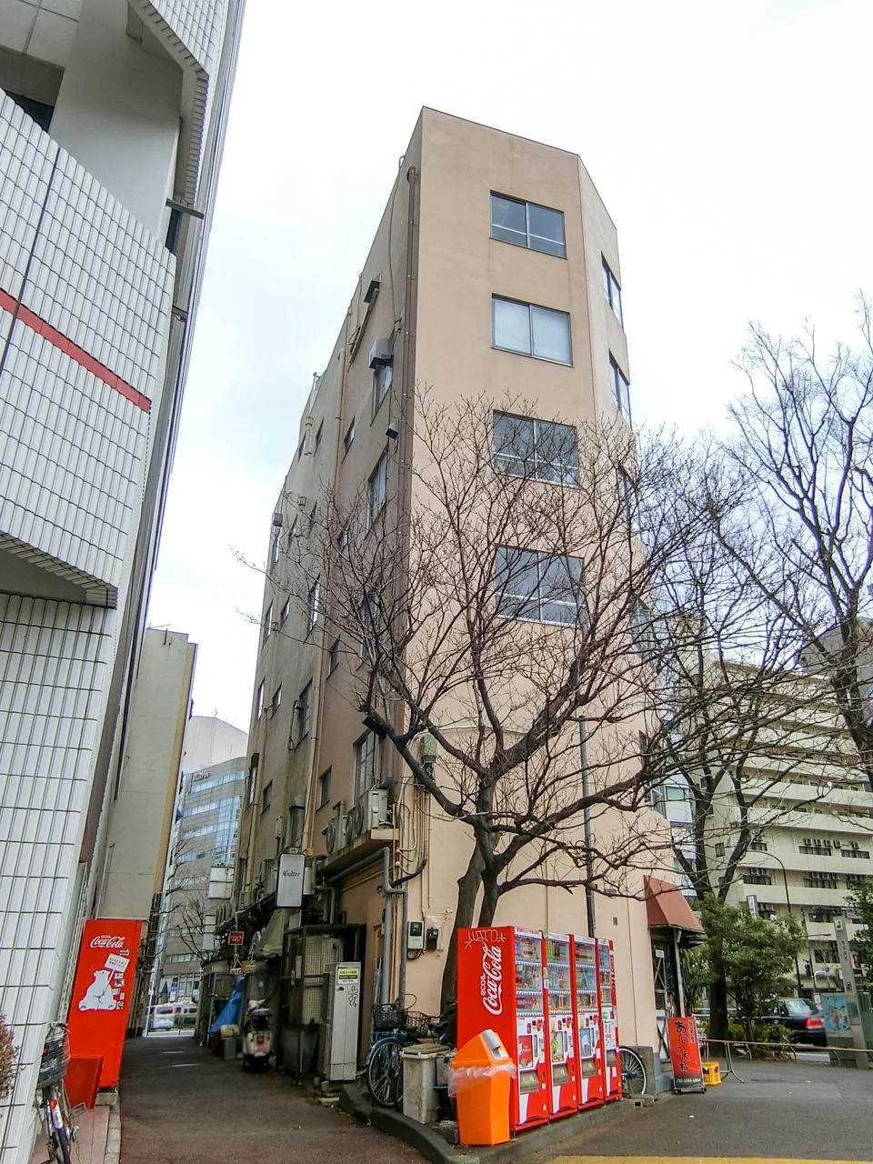 新宿ビル 3 オフィスビル外観 2