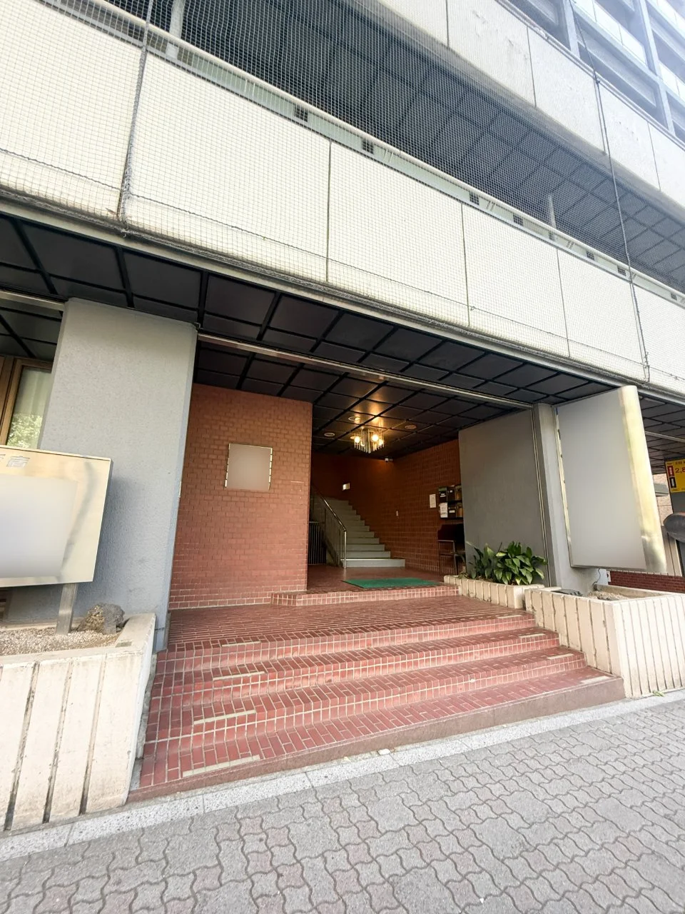 ハローオフィス西新宿(ストーク新宿1階) 1 エントランス 3