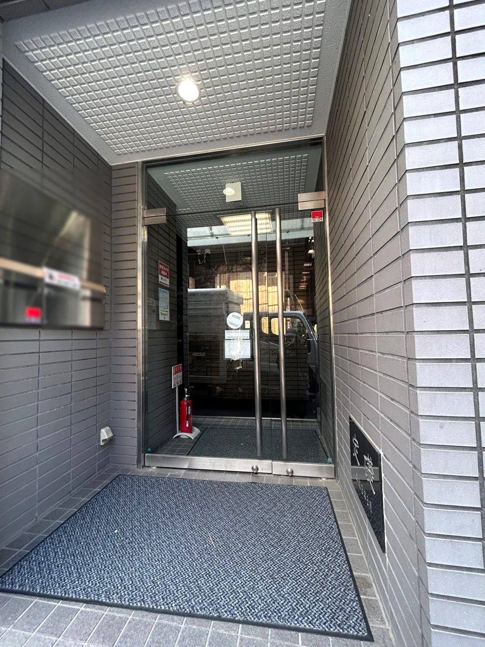 ミナエビル 1 エントランス 3