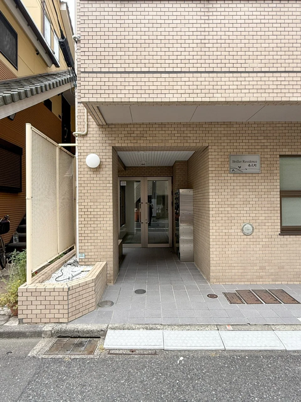 Briller Residence南元町(ブリエ レジデンス南元町) 2階3階メゾネット エントランス 3