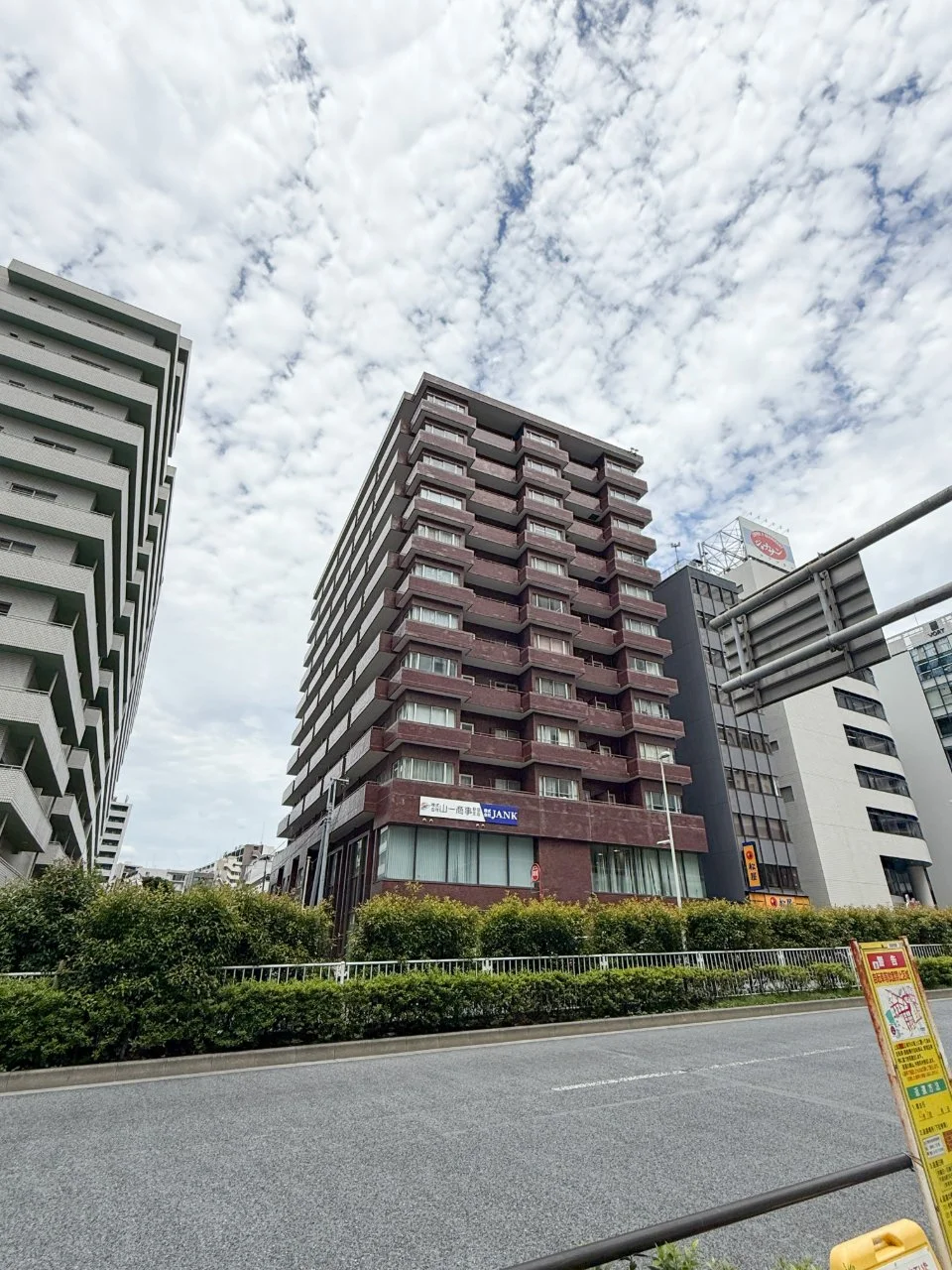 サンパレス新宿ビル 7 オフィスビル外観 1