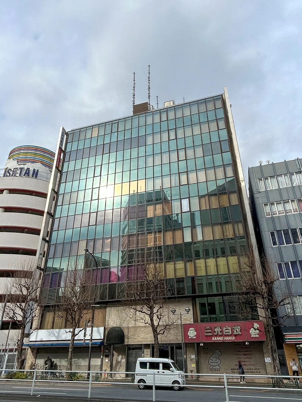 東新宿龍生堂ビル B2 オフィスビル外観 1