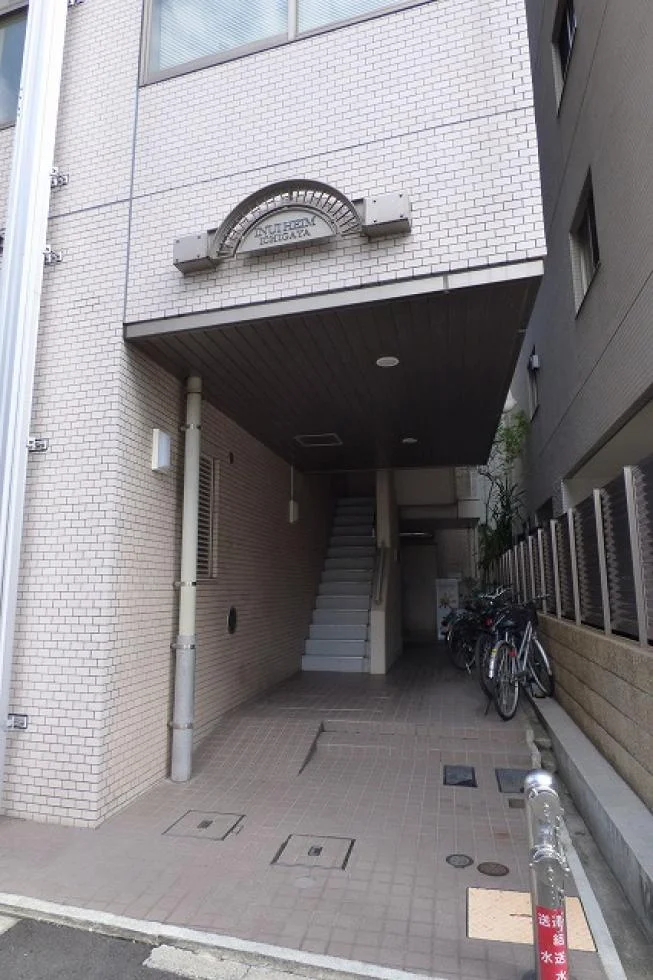イヌイハイム市谷 7階ー8階 ビルエントランス 6