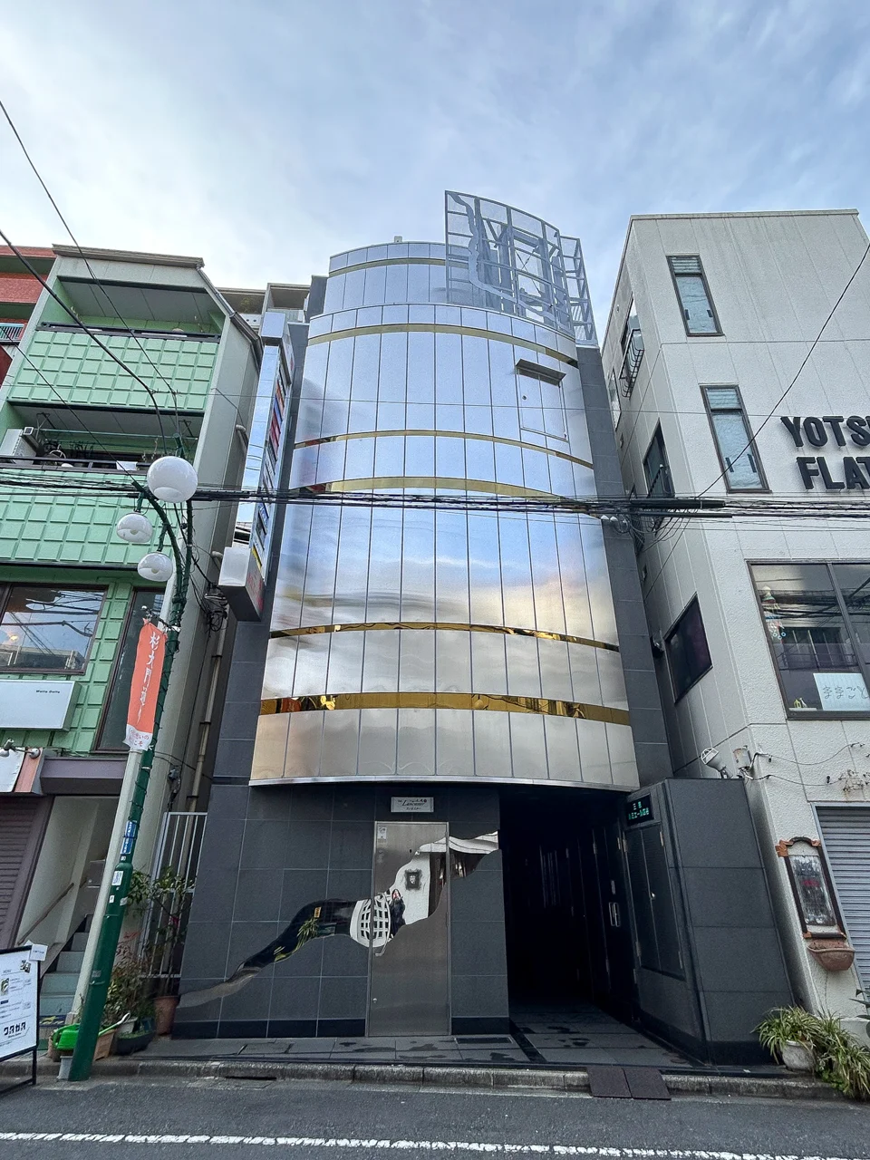 三恵ルミエール四谷ビル B1 オフィスビル外観 2