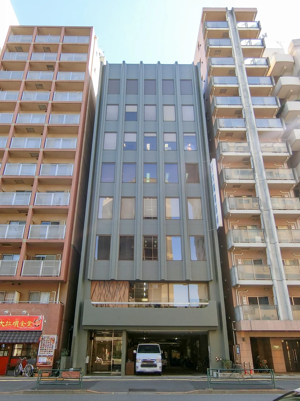 新宿太陽ビル 7 オフィスビル外観 1