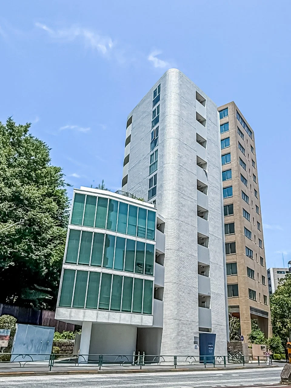 プラウドフラット新宿御苑ビル - 画像1