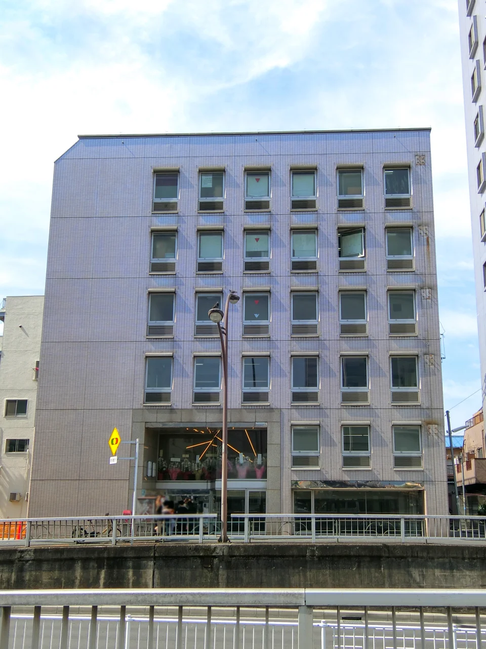 ローズベイ新宿ビル B1 オフィスビル外観 2