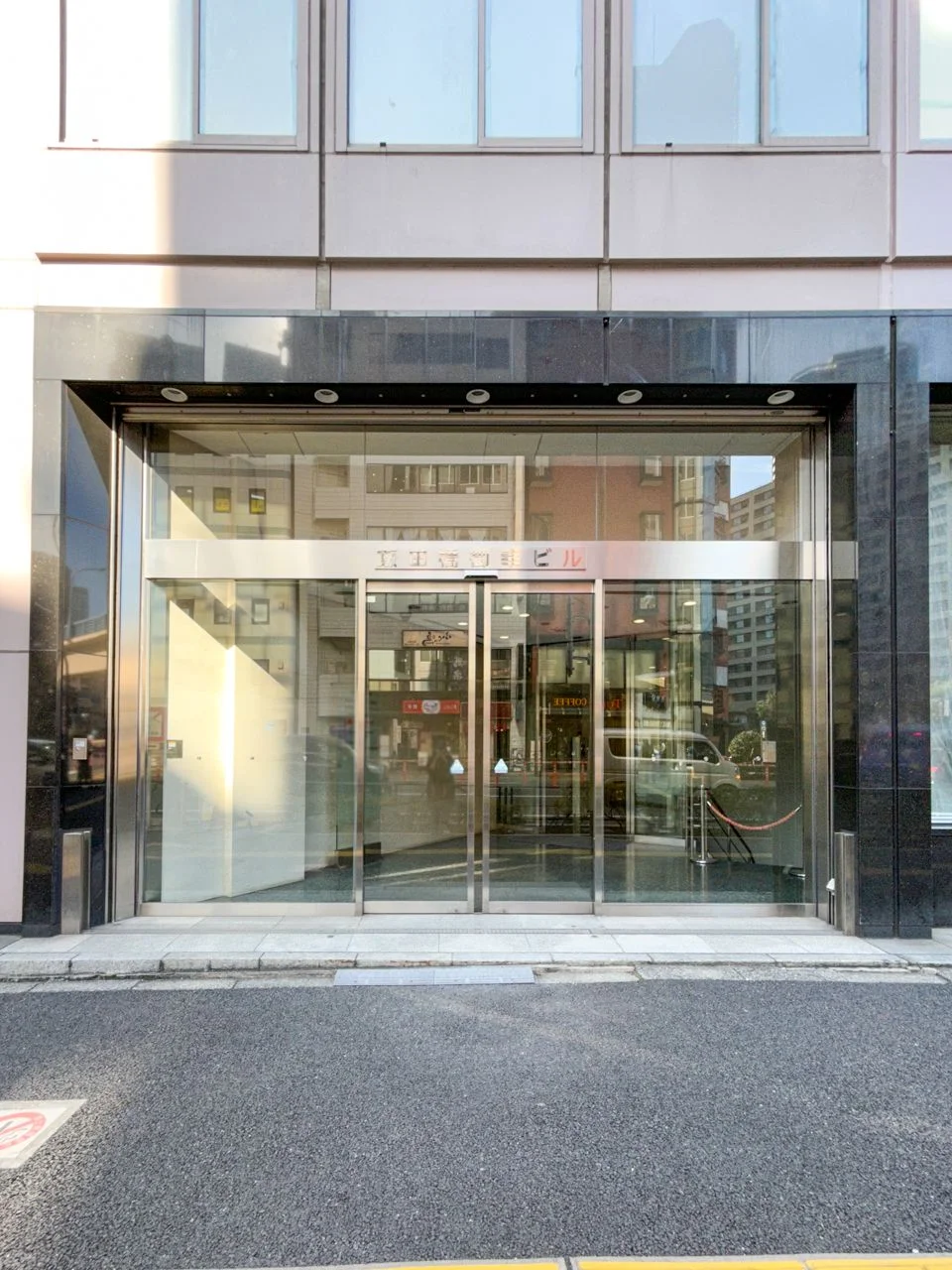 飯田橋御幸ビル 1階2階セット エントランス 3