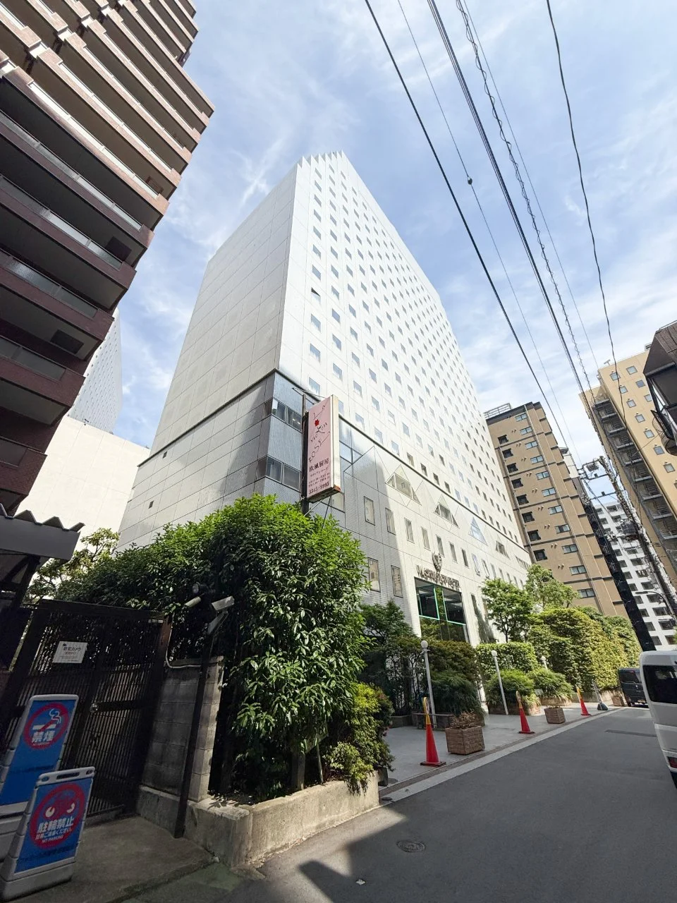新宿ワシントンホテルアネックス( ANNEX別館) 3 オフィスビル外観 1