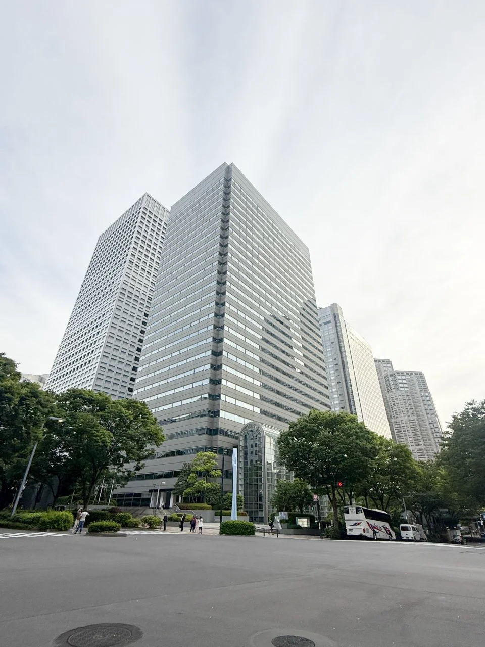 新宿モノリス 28 オフィスビル外観 1