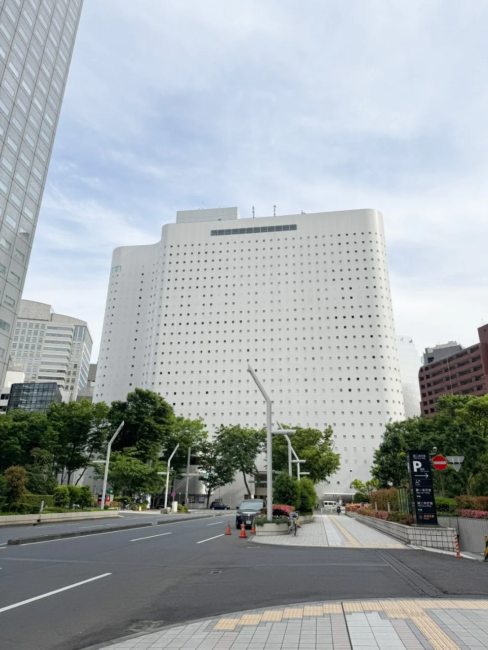 新宿ワシントンホテルビル 地上1階+地下1階セット 外観 1