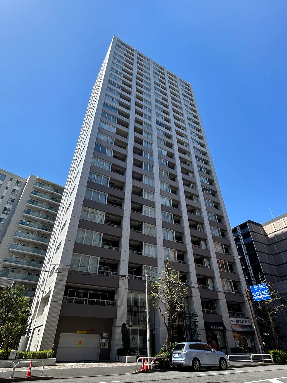 新宿山吹アインスタワー 1階および2階 オフィスビル外観 1