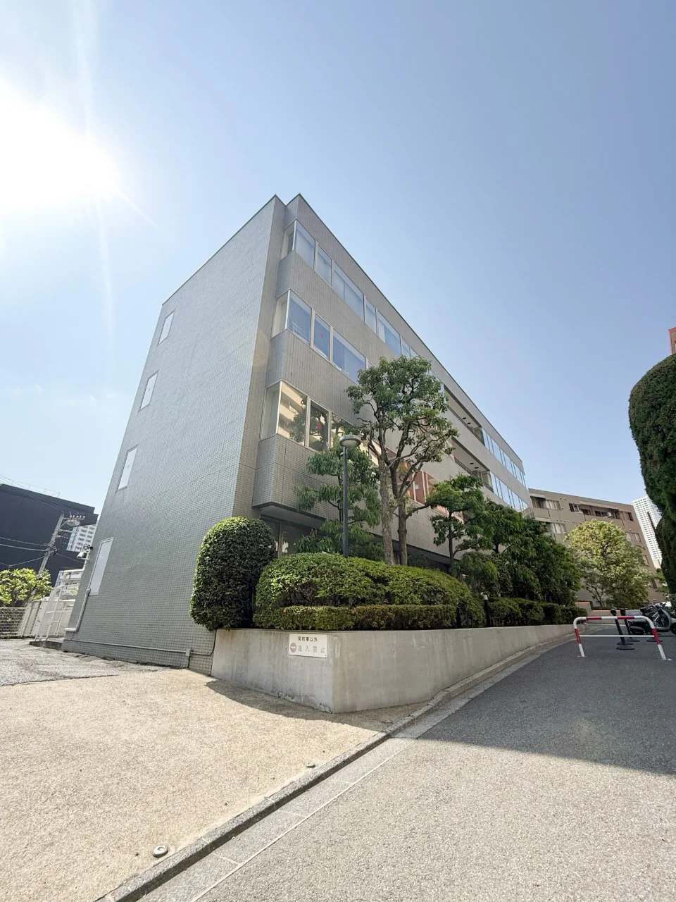 西新宿フォレストビル 4 オフィスビル外観 1