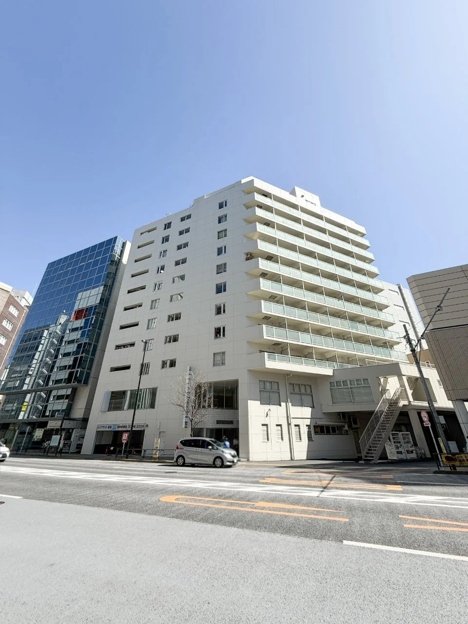 レイフラット新宿 10 オフィスビル外観 1