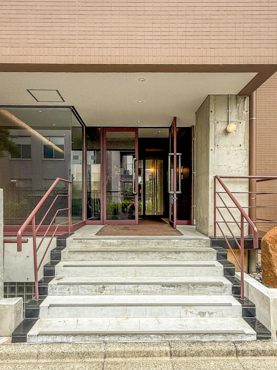 REXIED市ヶ谷左内町 3階+4階 エントランス 3