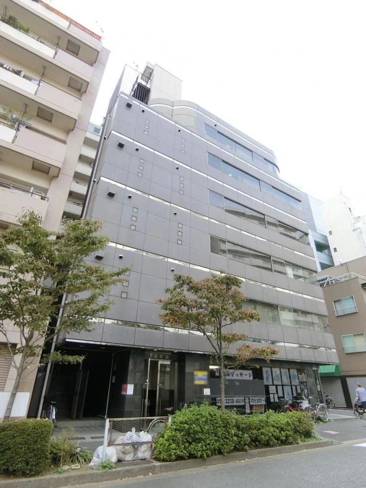 新宿ISビル 5 オフィスビル外観 2