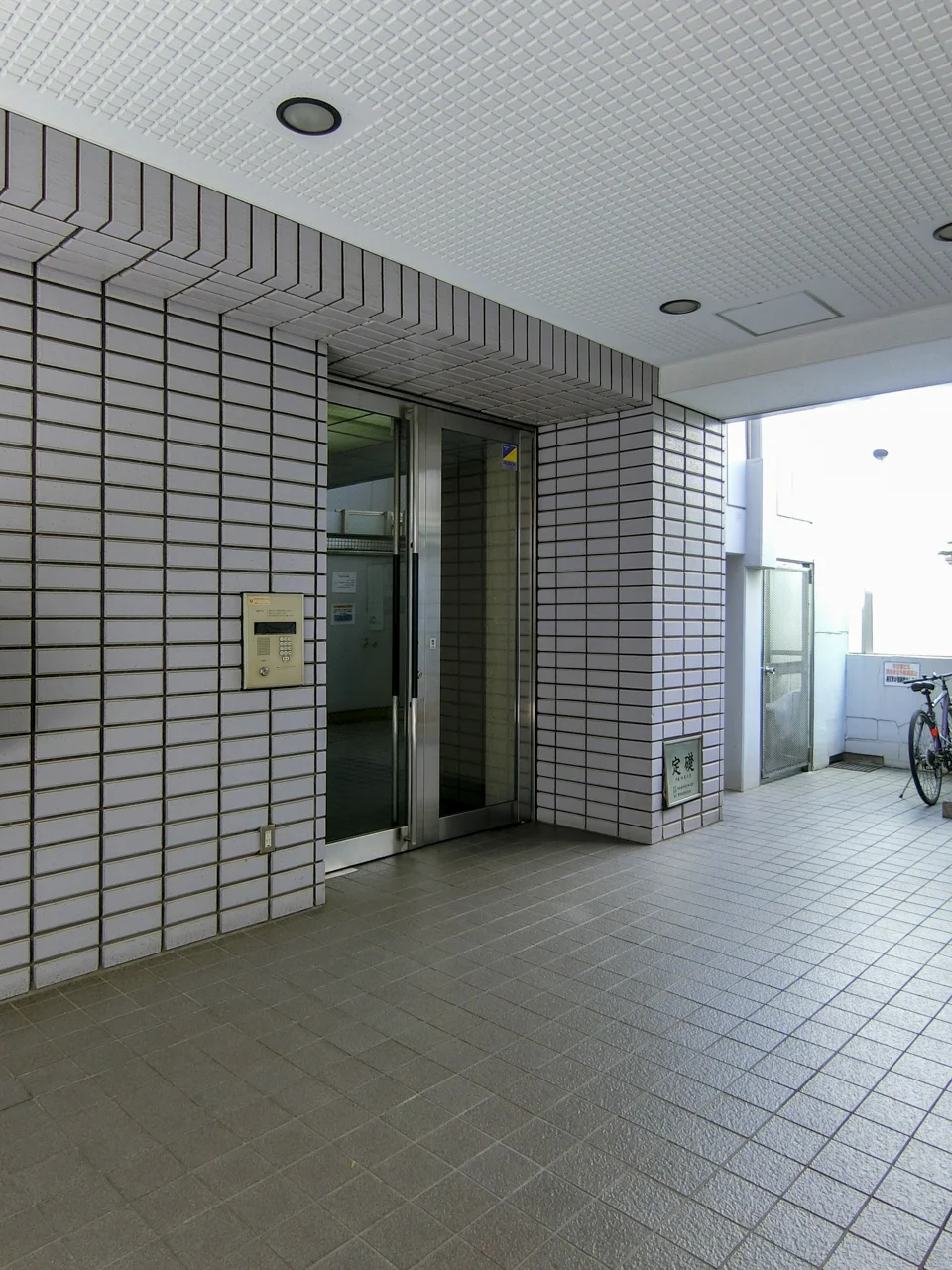 市谷東ビル 7 ビルエントランス 4