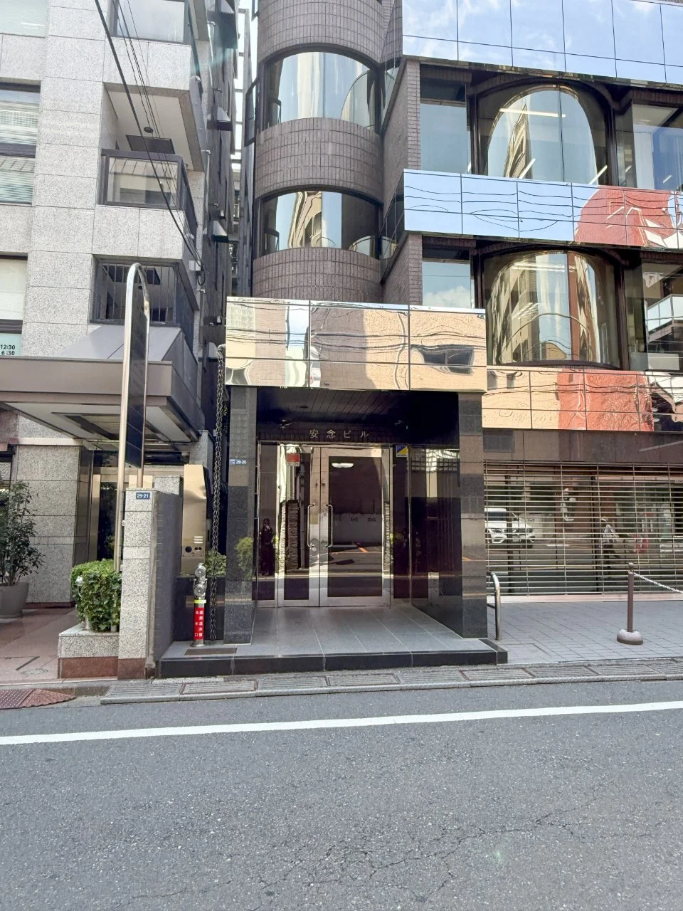安念ビル 4 ビルエントランス 3
