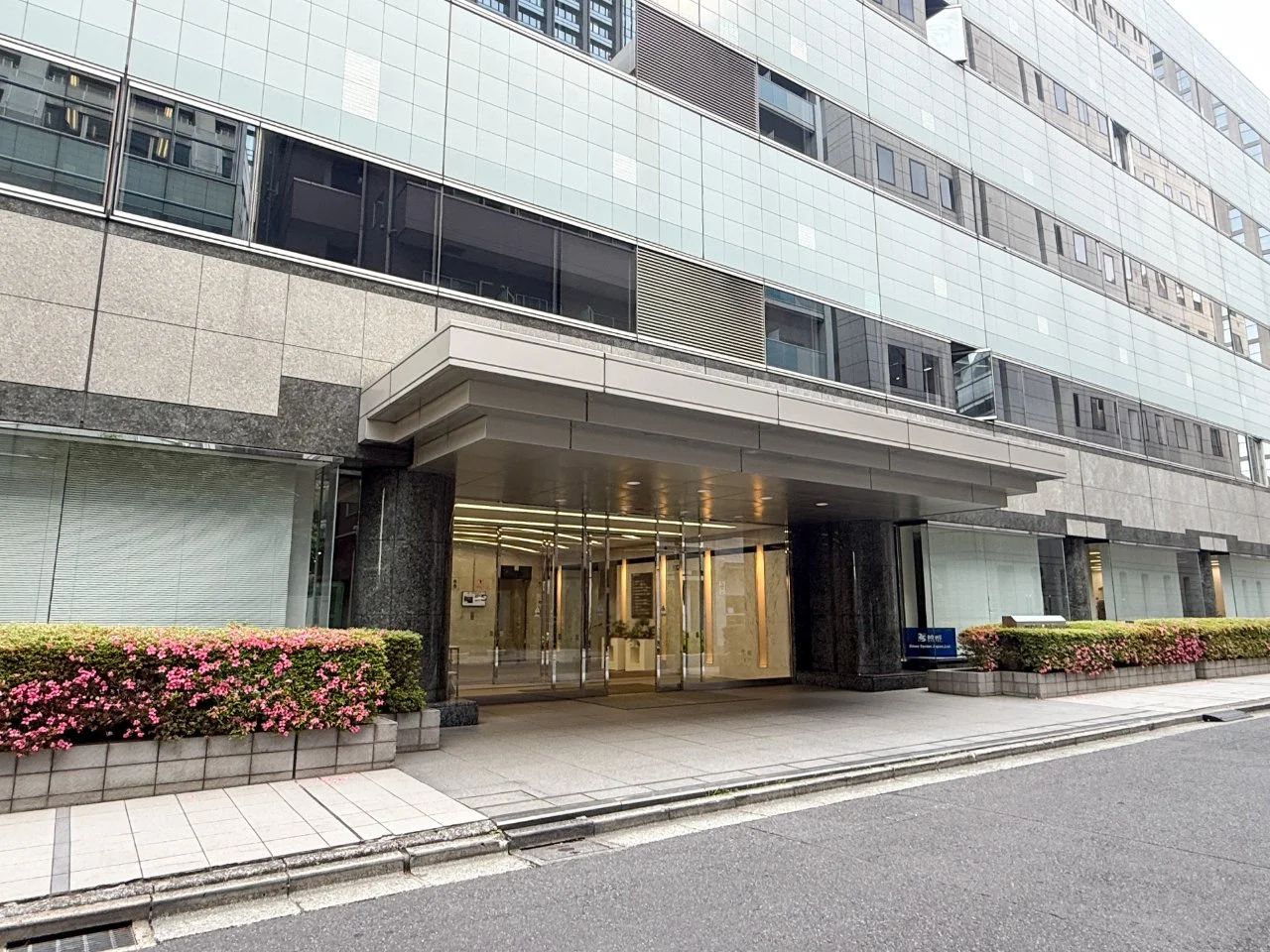 西新宿KFビル 7階・8階メゾネット ビルエントランス 5