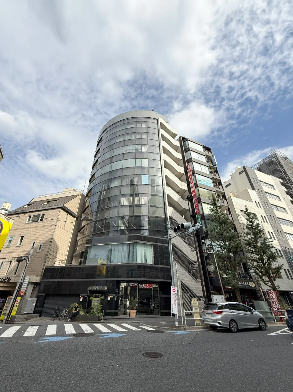 D-SQUARE Shinjuku 1階+2階 オフィスビル外観 2