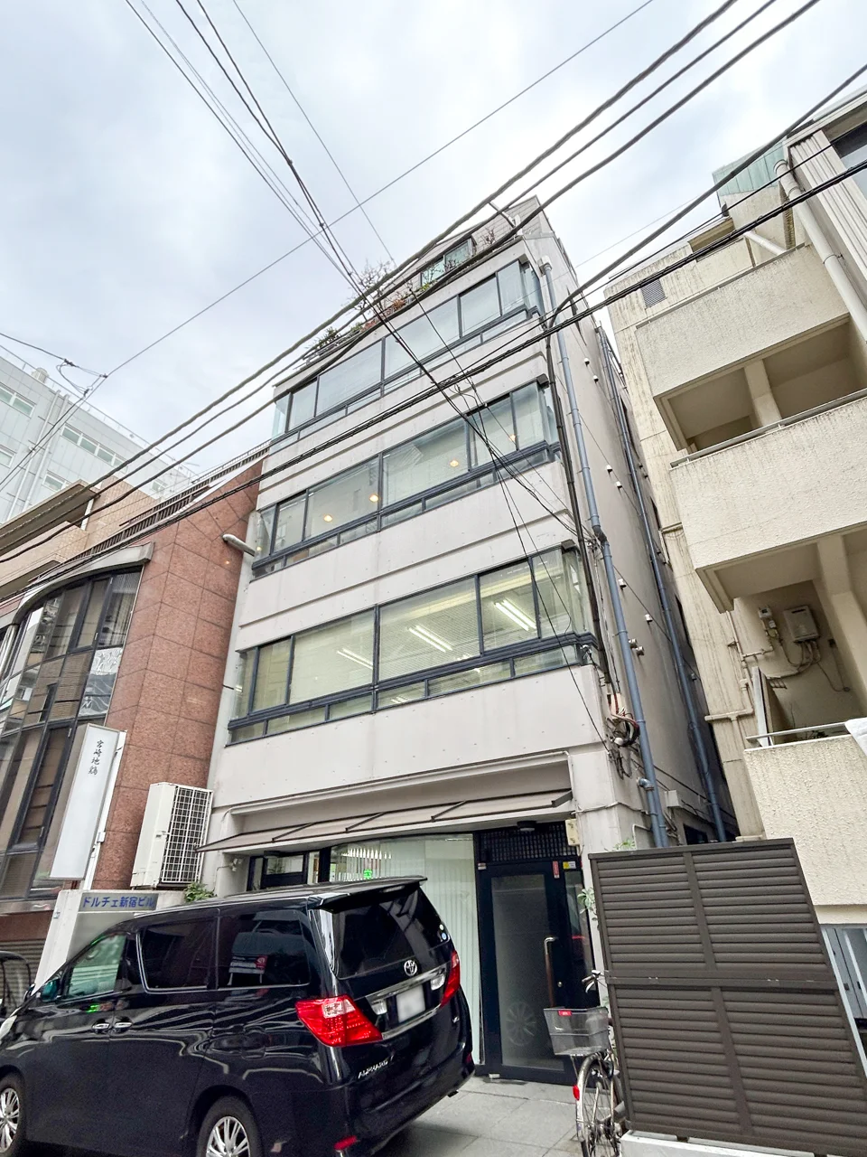 ドルチェ新宿ビル 4 オフィスビル外観 1