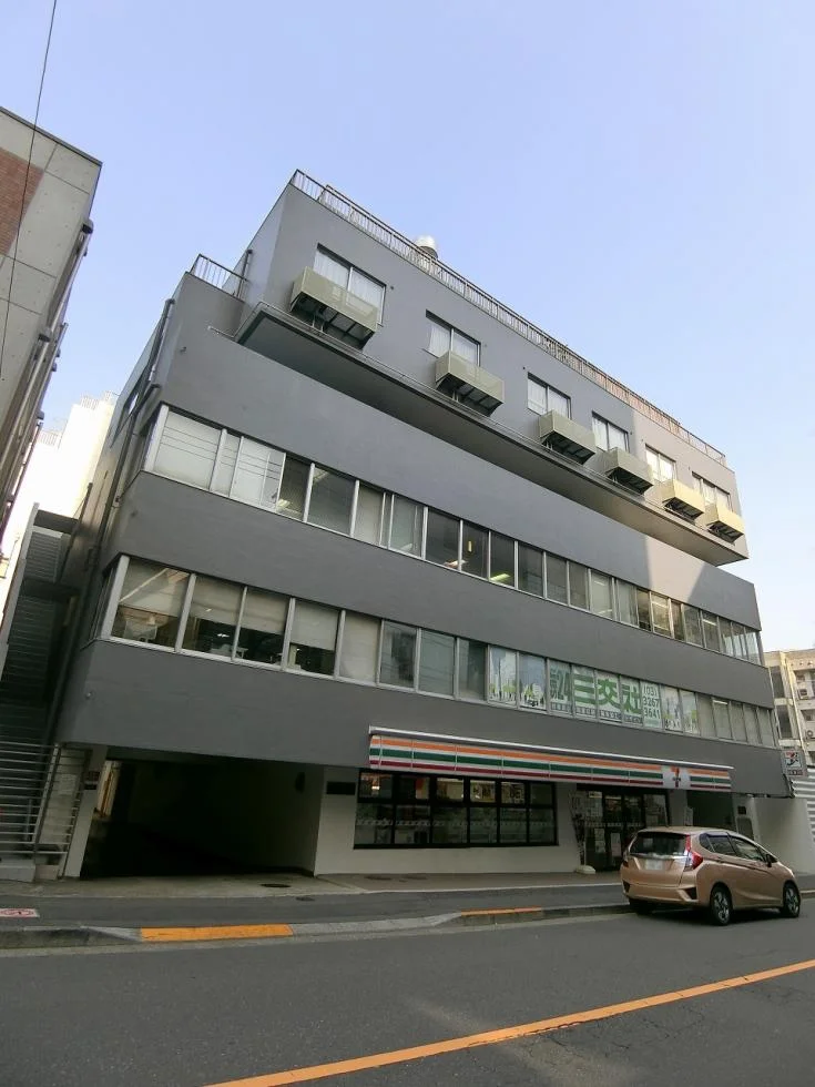 生泉市ヶ谷ビル/いづみハイツ市ヶ谷 4 オフィスビル外観 1