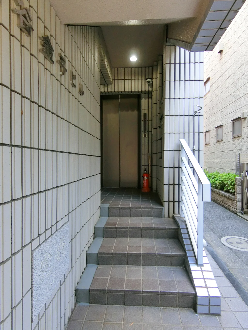 四谷金子ビル 3 エントランス 3
