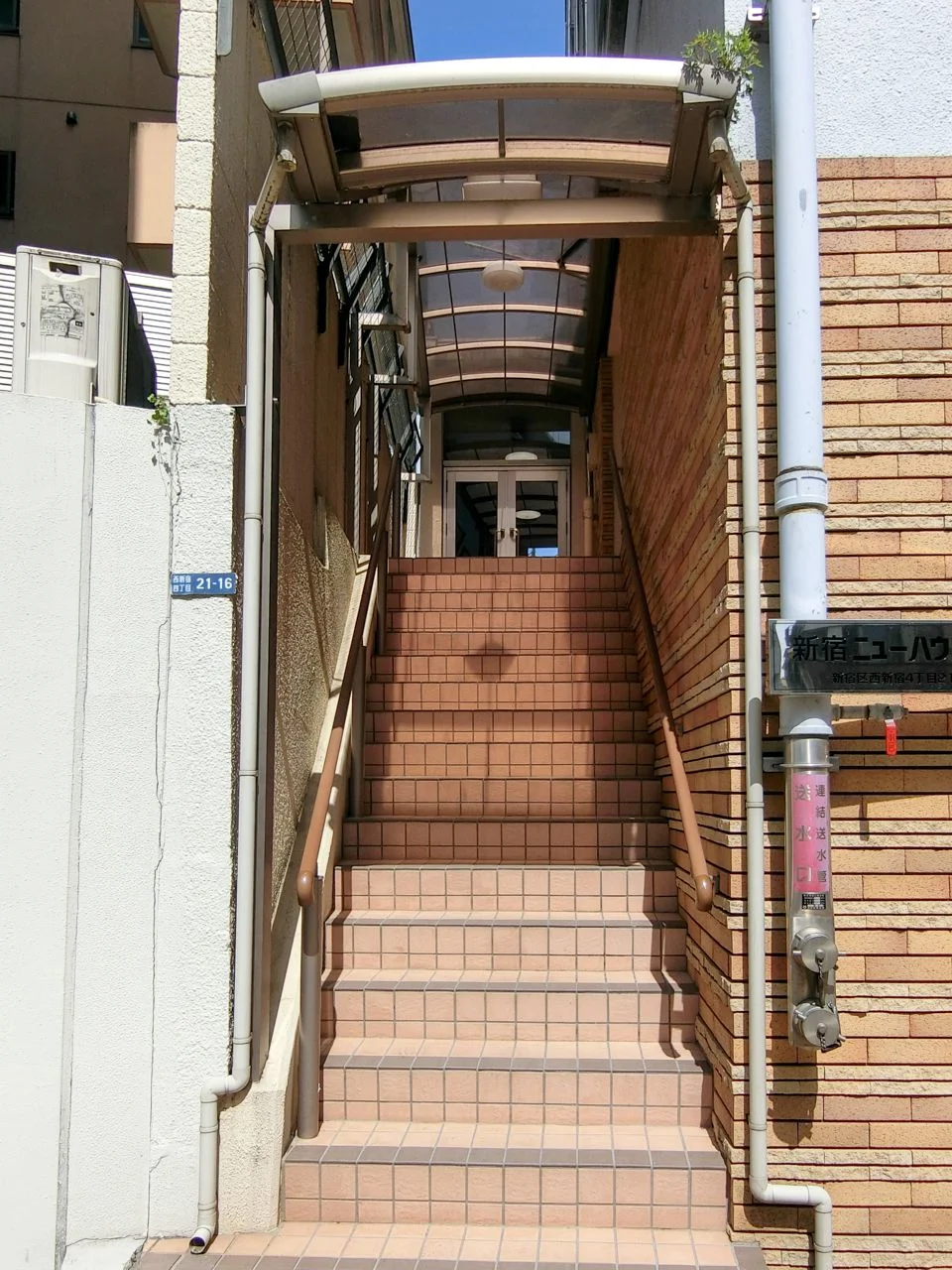 新宿ニューハウジング 2 エントランス 3