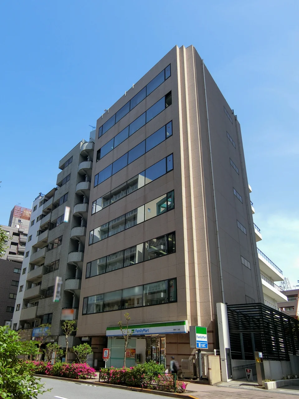 三共西新宿ビル 3 オフィスビル外観 1