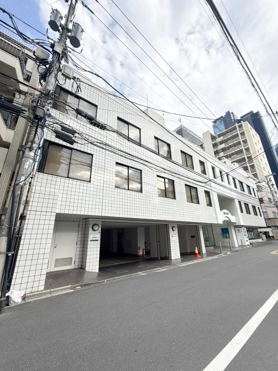 VORT西新宿 5 オフィスビル外観 2
