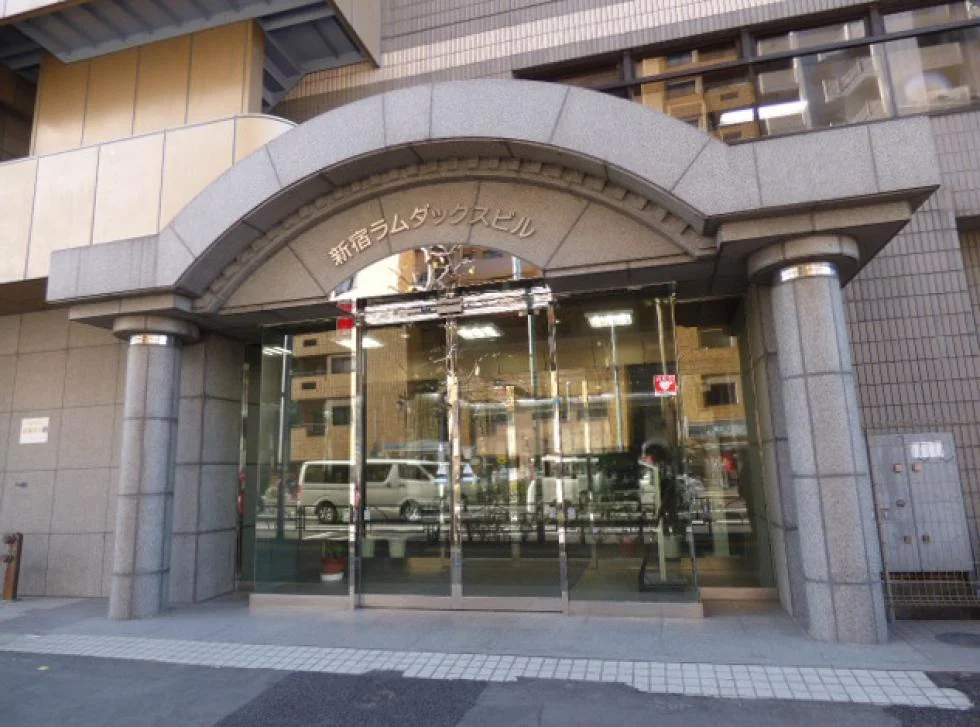 新宿ラムダックスビル 10 ビルエントランス 6