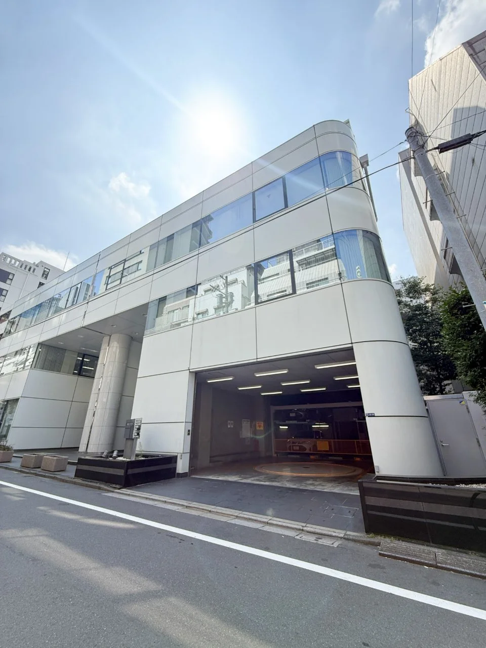 西新宿三晃ビル 4 オフィスビル外観 1