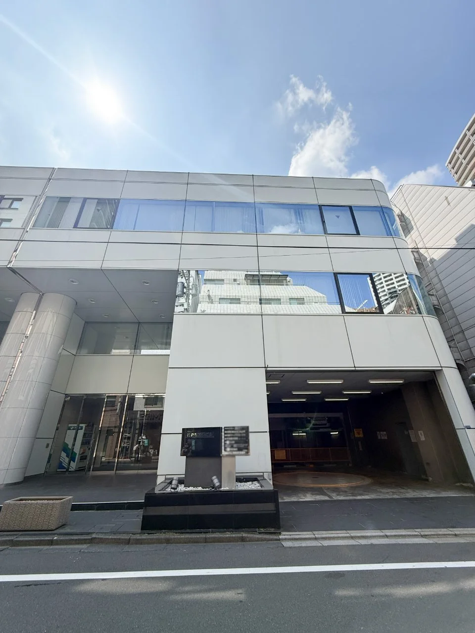 西新宿三晃ビル 4 オフィスビル外観 2